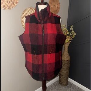 Woolrich Red and Black Plaid Women's vest, size XL